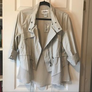 Beige half jacket with half sleeves!